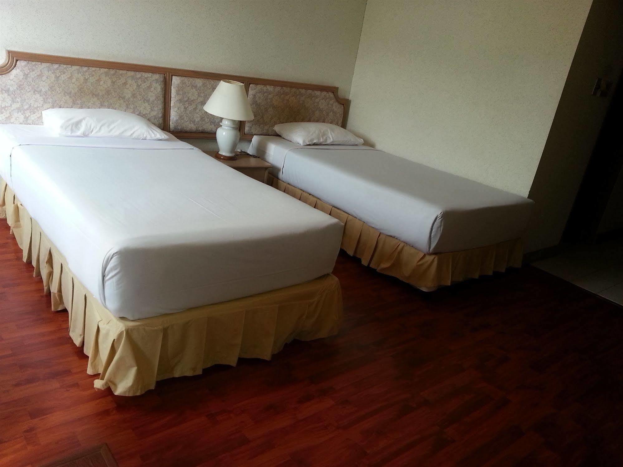 Takiab Beach Resort HHQ Exterior foto