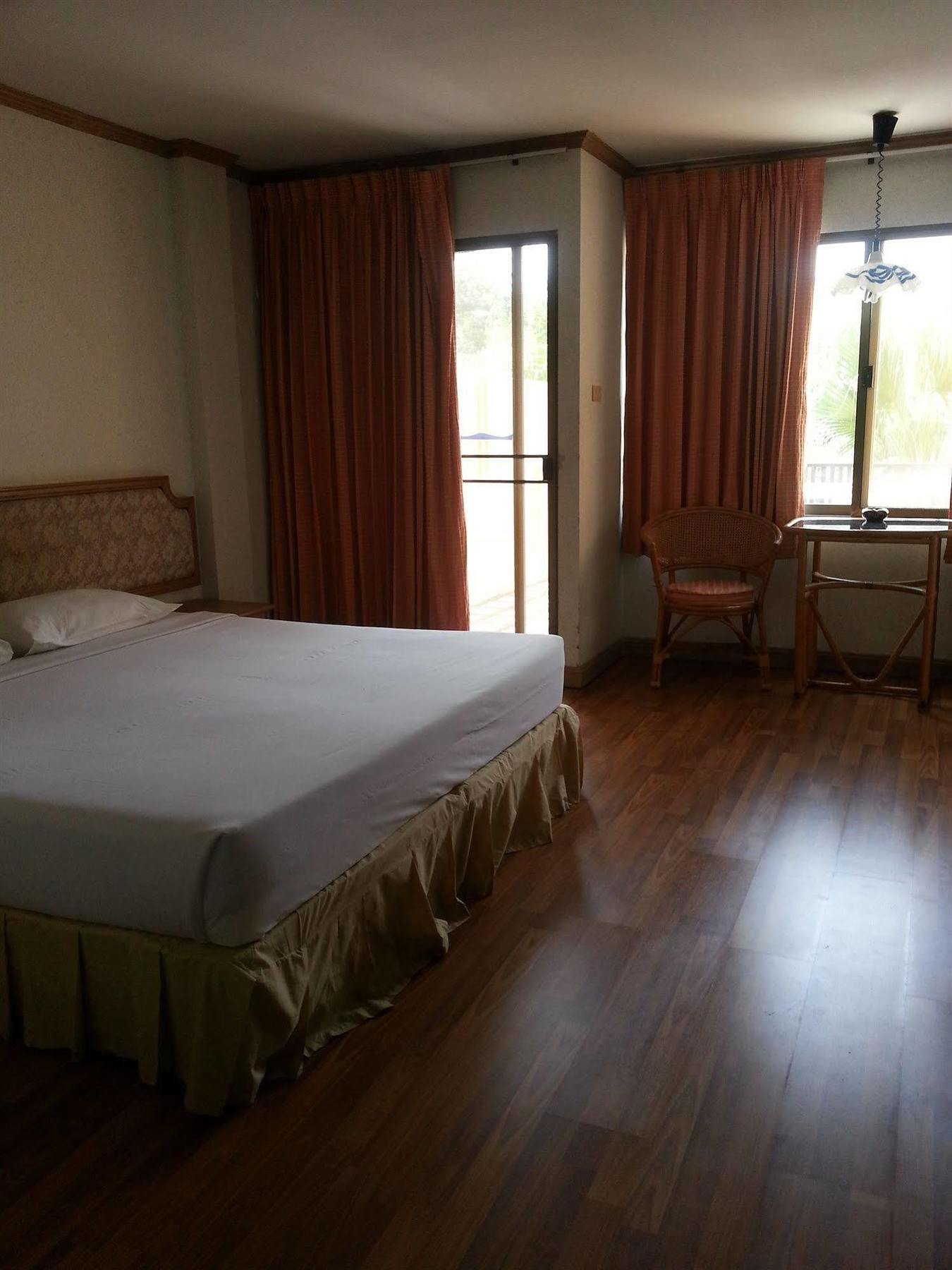 Takiab Beach Resort HHQ Exterior foto