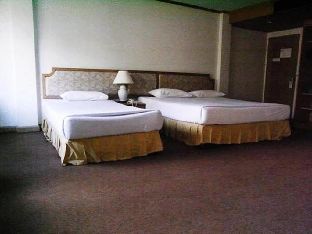 Takiab Beach Resort HHQ Exterior foto