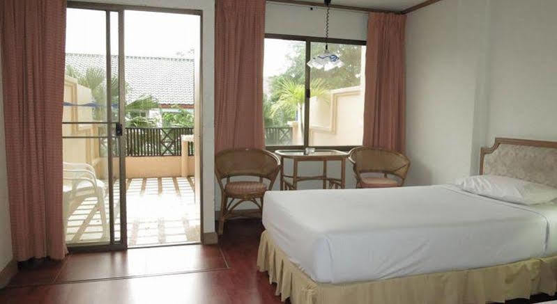 Takiab Beach Resort HHQ Exterior foto